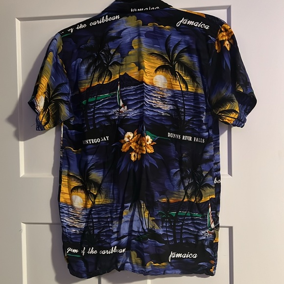 G S Fashion tropical button down tee - Picture 4 of 4